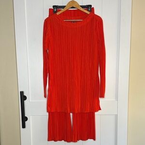 SCOOP Vibrant Orange Pleated Two-Piece Set Size Small 4/6